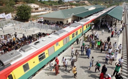 Bawumia Pledges to Transform Ghana's Railways with Local Materials