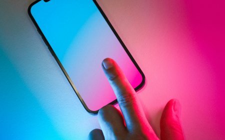 TOP SMART PHONE BRANDS LEADING THE AI REVOLUTION