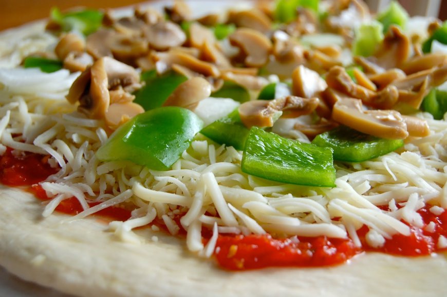 Assemble the Pizza