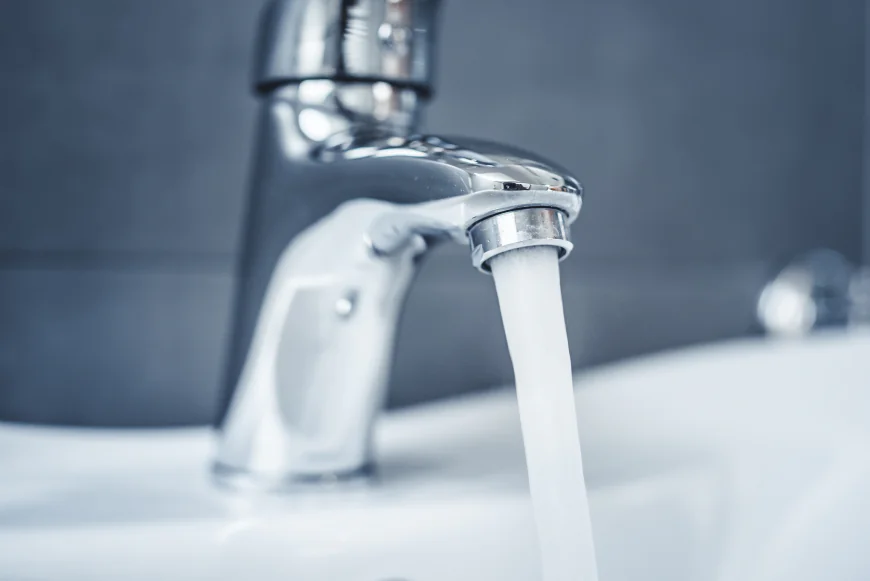 How Much Water Should You Drink in a Day? Here’s What Your Body Really Needs