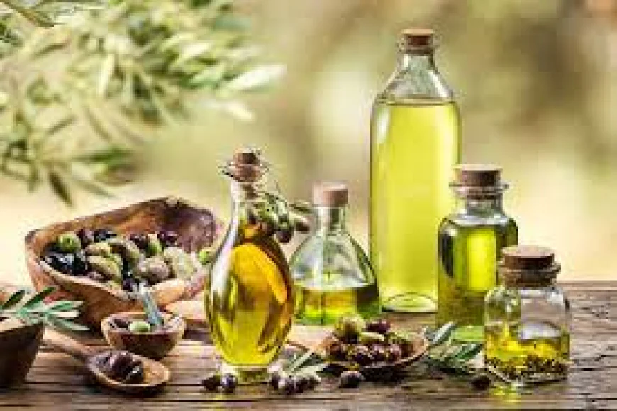 10 Simple Home Remedies to Curb Dandruff Naturally and Effectively