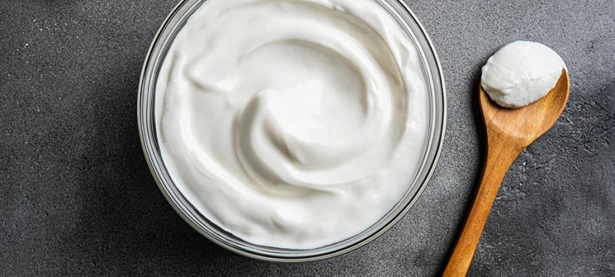 10 Simple Home Remedies to Curb Dandruff Naturally and Effectively