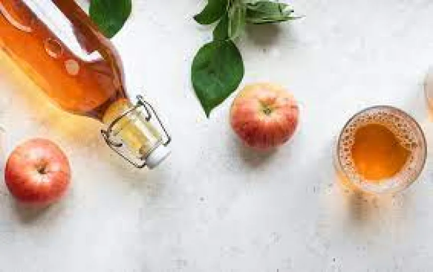 10 Simple Home Remedies to Curb Dandruff Naturally and Effectively