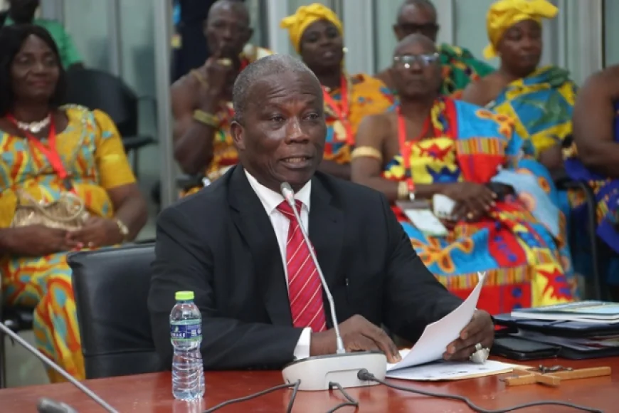 Justice Mensah is in favor of allowing law faculties to offer professional legal training in order to boost enrollment