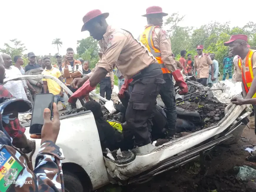 Five Killed in Multi-Vehicle Crash on Ibadan-Lagos Expressway Near Soka