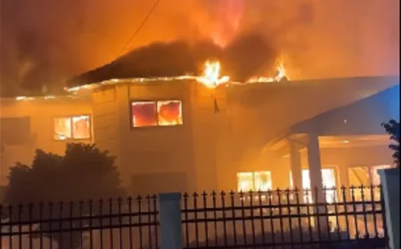 GNFS battles 2 major fires in Accra, over 50 structures destroyed