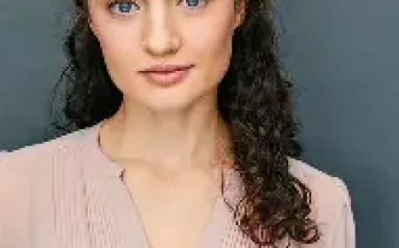 Fans Heartbroken as TWD Star Kelly Mack Dies at Just 33