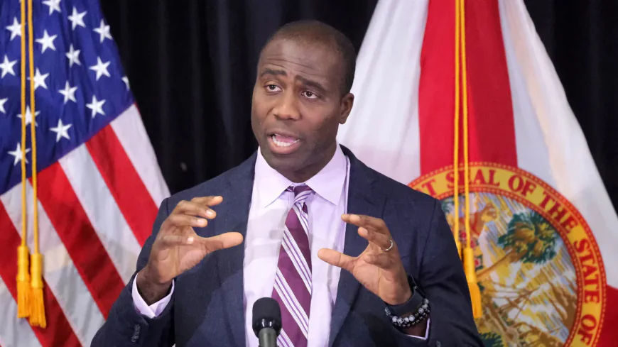 Florida Becomes First State to Scrap School Vaccine Mandates