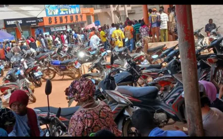 Security Recruitment : Hundreds Of Applicants Thronged Post Office, Despite Online Option