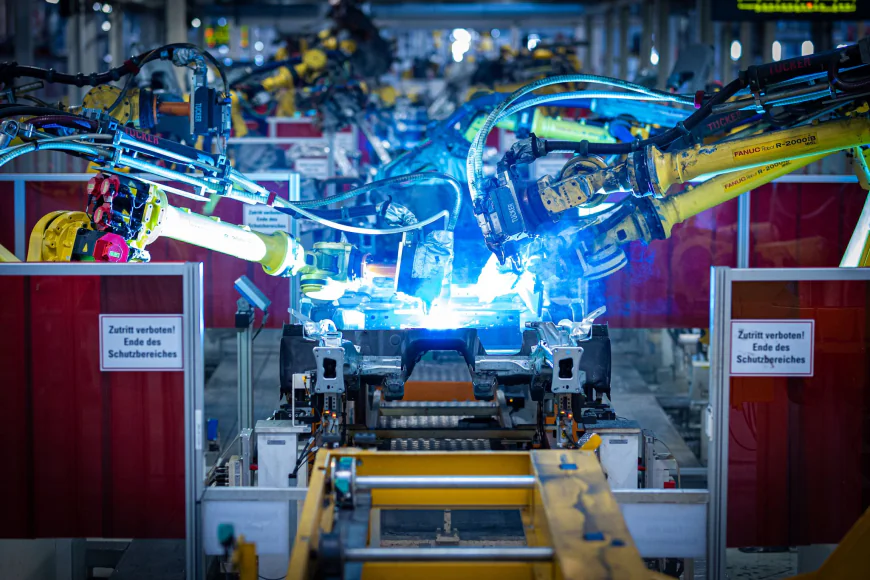 German Industrial Orders Fall in Early 2026, Raising Economic Concerns