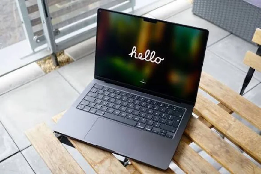 MacBook Neo vs. MacBook Air M4: Which is the Best Student Laptop in Ghana? (2026)